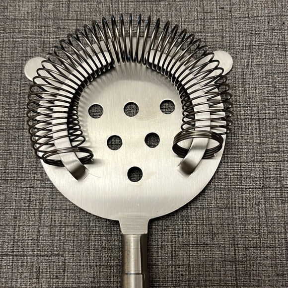 LIKE NEW drink strainer - Picture 2 of 4
